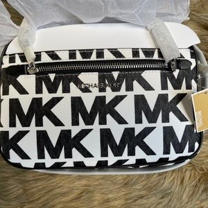 Micheal Kors Jet Set Saffiano Crossbody Bag. Authentic NWT